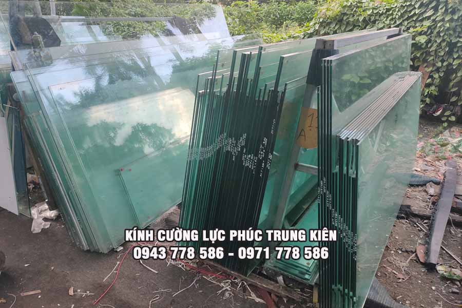 cửa kính cường lực